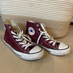 Burgundy high top converse chuck 70 canvas unisex size 5 (men’s 5, women’s 7)